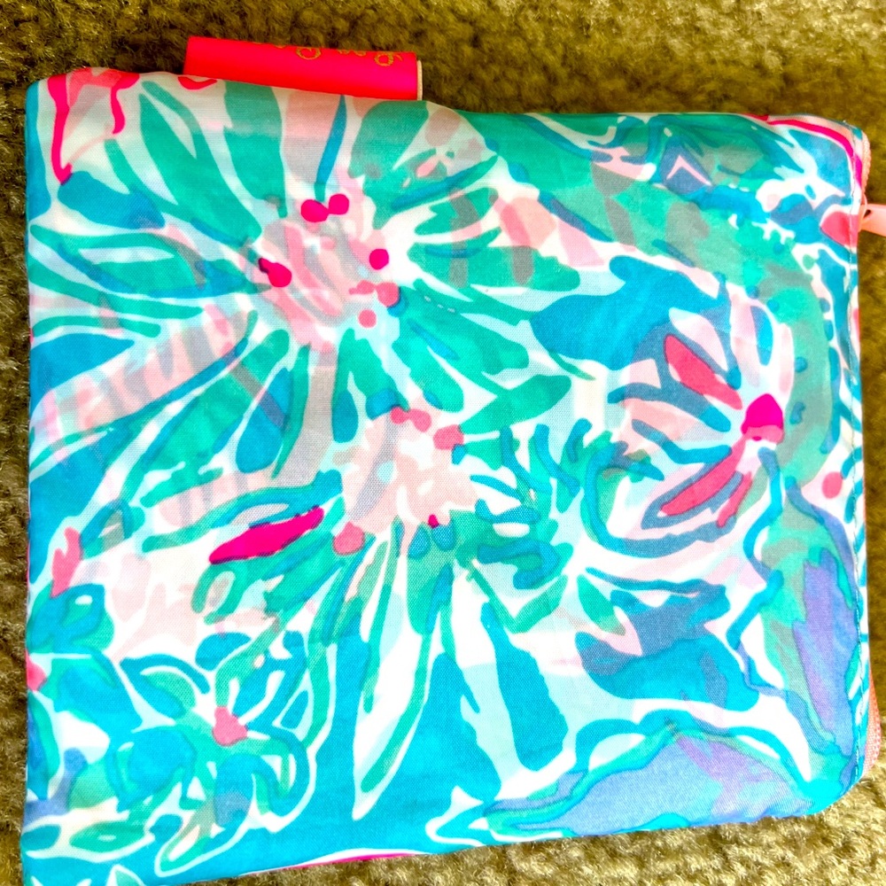 Lilly Pulitzer Reusable packable shopping tote-NEW!